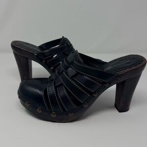 Kenneth Cole New York Black Leather Clogs / Mule with Wooden Heel Size 8